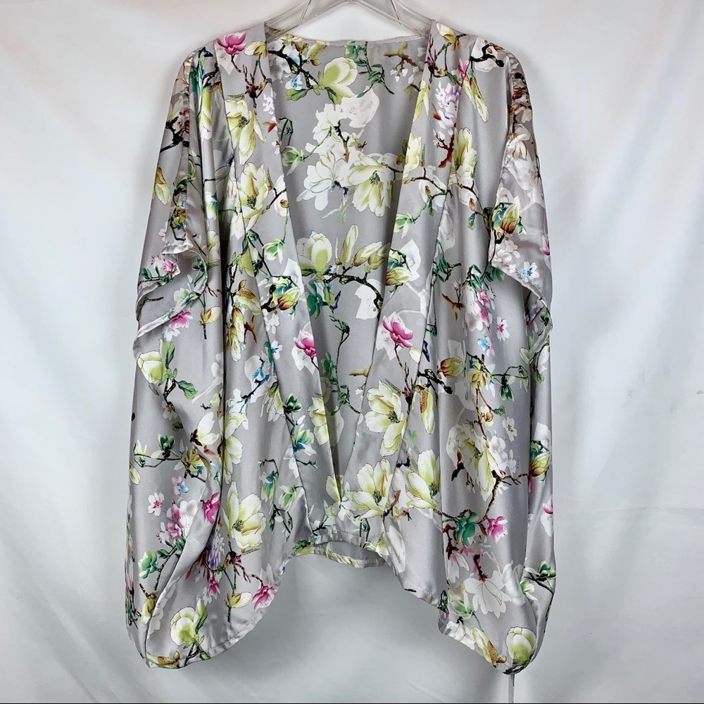 Tina Fey Kimono In Gray and Floral Print